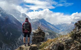 Choisir un trek accessible pour une première expérience dans l’Himalaya